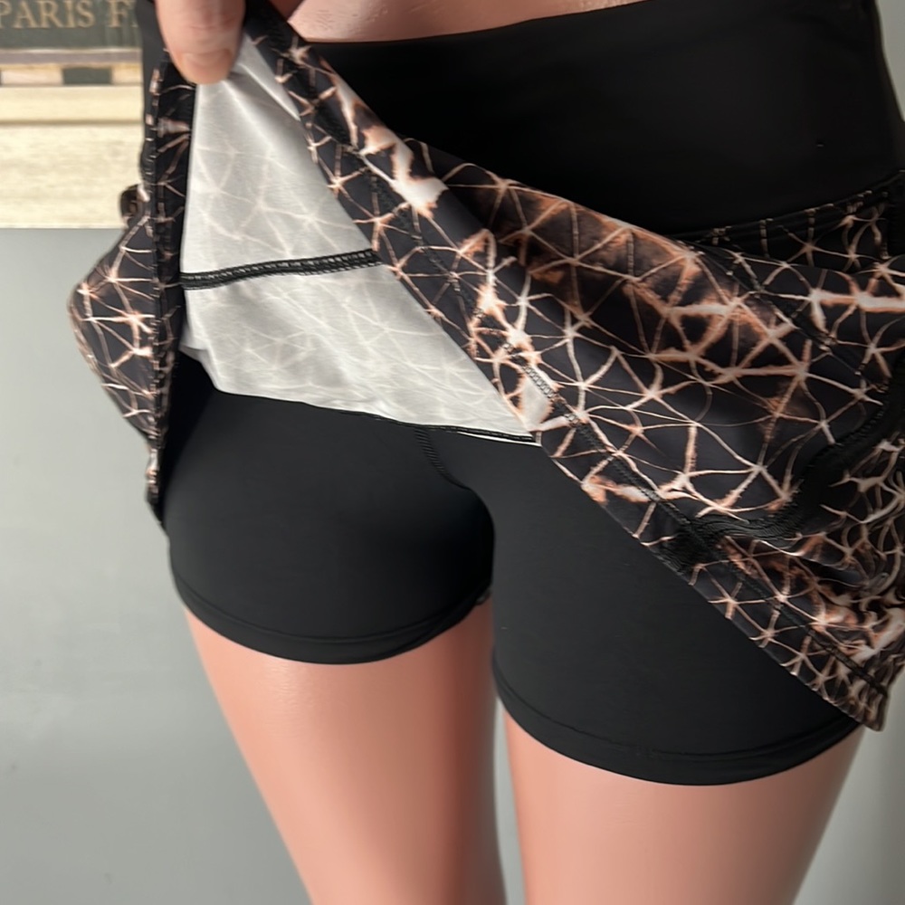 lululemon athletica Black and Brown Athletic Shorts - Picture 8 of 9